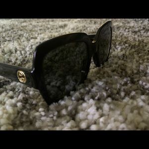 Gucci oversized sqaure sunglasses